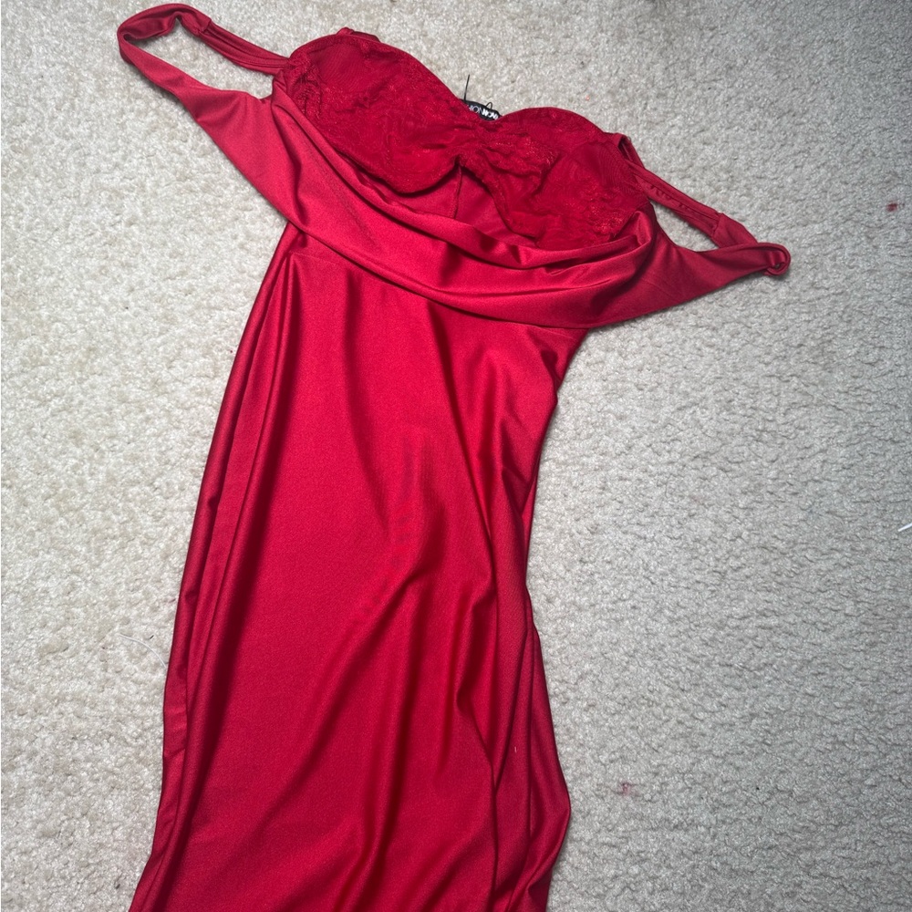 Elegant Red Strapless Dress